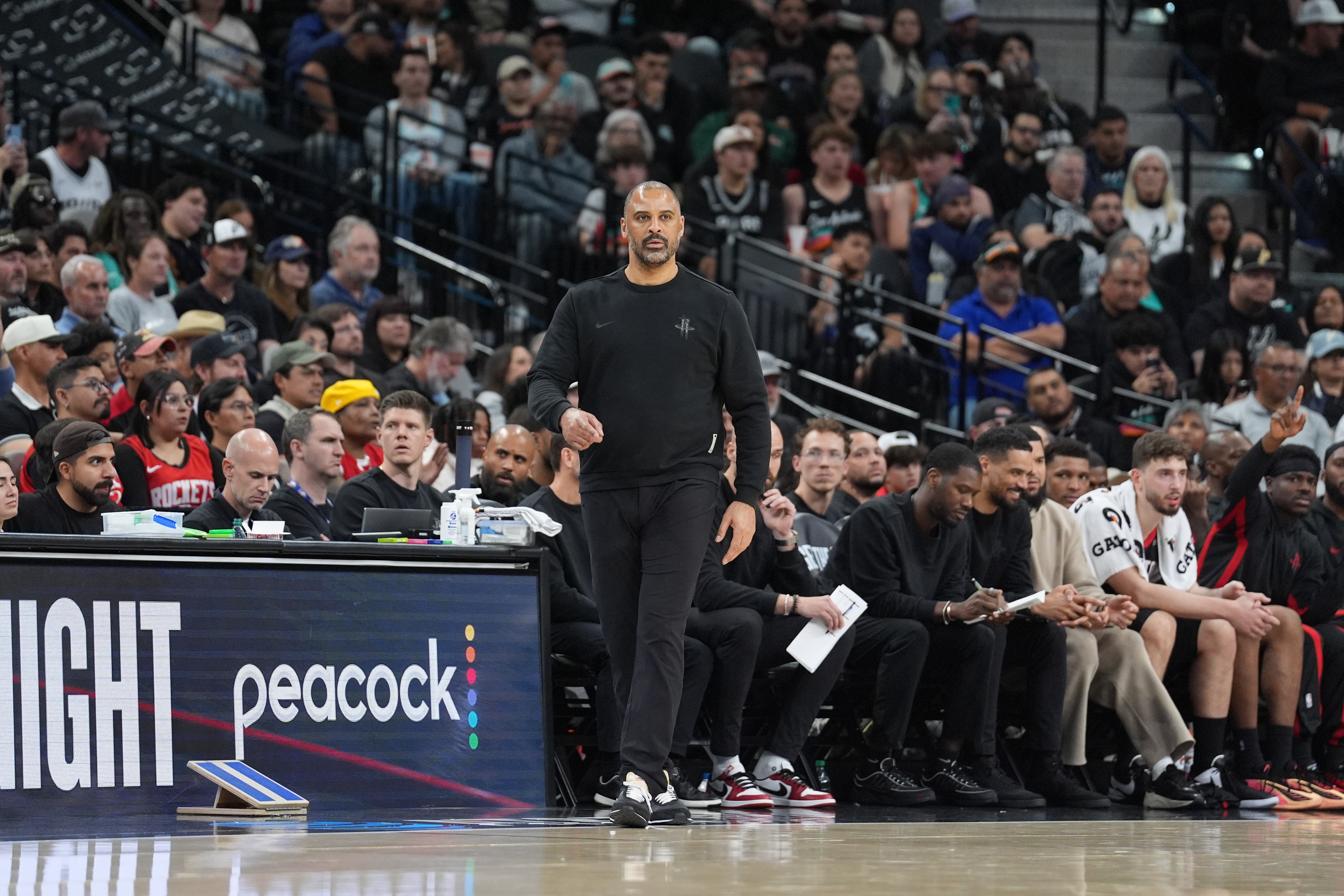 世界杯官方下载入口-解说：火箭外线没有三分威胁牵制 空间问题又一次导致失利