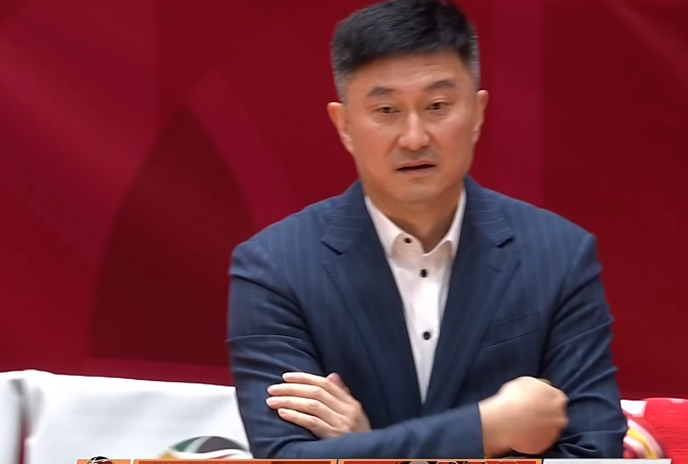 世界杯app下载-3消息！杜锋深夜发声，焦泊乔被辽篮球迷辱骂，朱芳雨买断王少杰