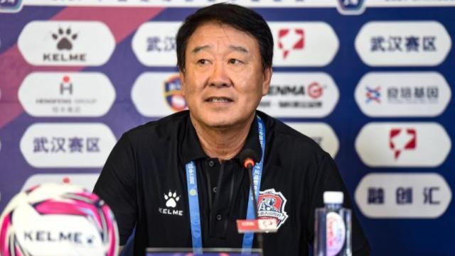 世界杯在线观看平台-连续23轮不胜 中甲新疆俱乐部官宣主帅裴恩才离任