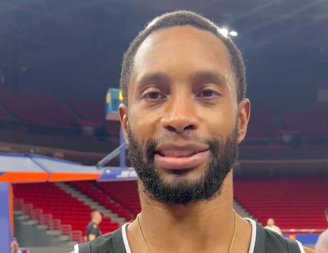 世界杯高清观看-弗格：上一场比赛我们自己出了问题；生日愿望是今晚拿下广州